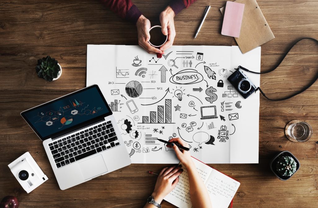 Online Advertising Article | Ecommerce Edge Digest | Unlocking the Power of Online Advertising: Trends & Insights